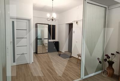 Apartament cu 3 camere semidecomandat, mobilat în Ștrand