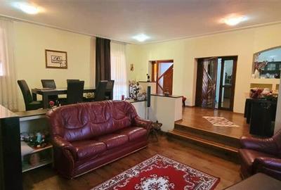 Casa cu potential afacere Rm.Valcea,cartier Traian,comision 0 - 4