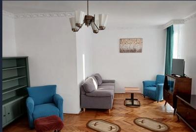 Apartament cu 2 camere decomandat, mobilat în Titan