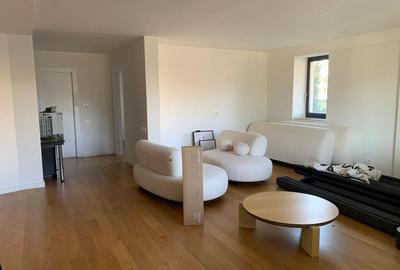 Birou, de 59.7 mp, în Aviației