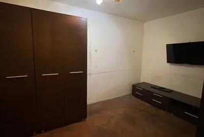 Apartament 2 camere cenrala proprie + Boxa zona Sagului Piata Doia