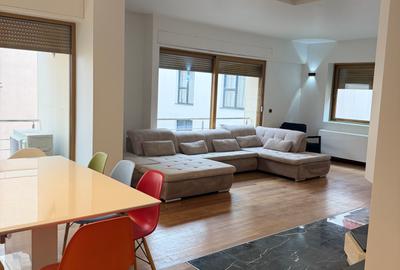 Apartament cu 5 camere decomandat, mobilat în Primăverii