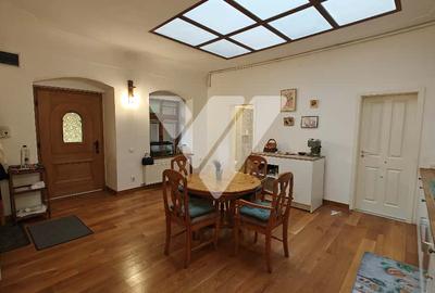 Apartament deosebit cu 3 camere în Centrul Istoric al Sibiului - 2