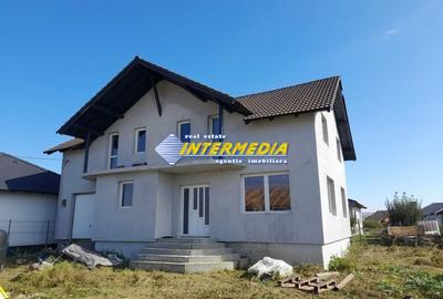Casa de vanzare in Alba Iulia la gri cu teren aferent 480 mp - 1
