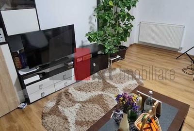 Apartament cu 2 camere decomandat în Păcii