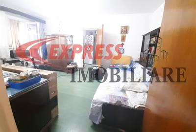 Apartament cu 2 camere semidecomandat în 1 Decembrie 1918