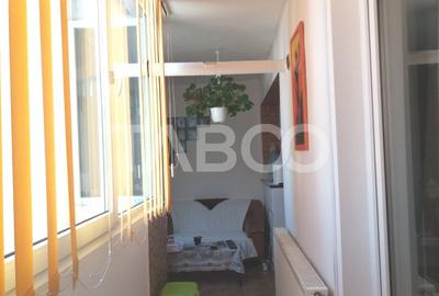 Apartament decomandat 3 camere  2 bai etaj 3 balcon zona buna Cisnadie - 8