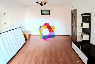 Apartament cu 3 camere decomandat, mobilat în Răcădău