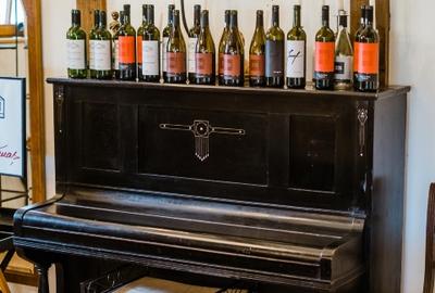 Proprietate istorică , crama +vie DOC + distilerie +loc. evenimente+ 20000 vin - 8