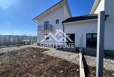 Casa duplex de vanzare 4 camere, 2 bai-s.u. 142 mp. PRET AVANTAJOS - 40