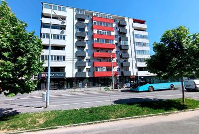 Apartament cu 2 camere semidecomandat în Apărătorii Patriei