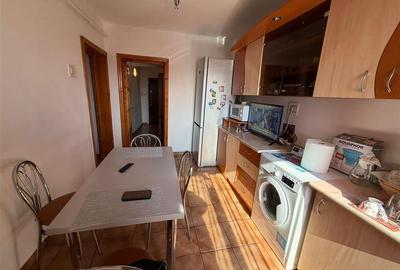 Apartament 3 camere, zona Sud - Amadeus - 70mp, etaj 4 cu acoperis - 2