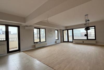 Apartament cu 4 camere decomandat în Kiseleff