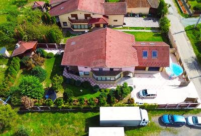 Eleganță și confort într-o casă cu personalitate - 1