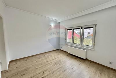 Casa / Vila cu 7 camere de vanzare în zona Domenii - 9