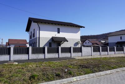 Casă tip duplex amenajată și complet mobilată - 1