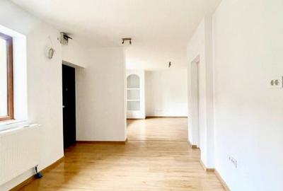🏡✨ APARTAMENT LA CASĂ DE VÂNZARE – ZONĂ ULTRACENTRALĂ, STRADA PRIMĂRIEI, ORADEA - 2