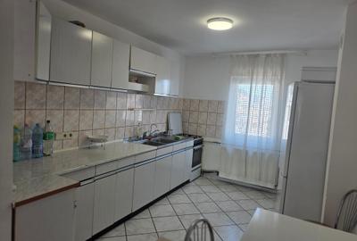 Inchiriez apartament 3 camere Dorobanti Deva - 2