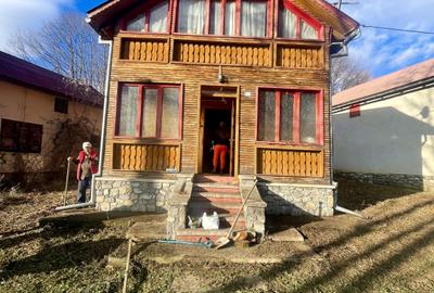Casa de lemn 110 mp in Cornu de Jos - 1