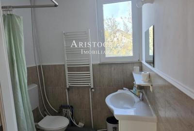 Casa 3 camere si curte cu pomi fructiferi - 8