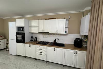 Apartament cu 2 camere semidecomandat, mobilat în Florești