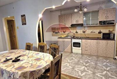 Apartament cu 4 camere de închiriat în zona Central - 1