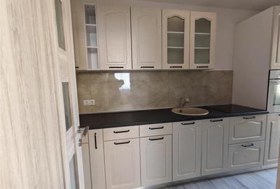 Apartament modern 3 camere si balcon etaj 1 Strand - 11