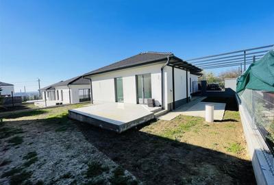 Casă cu 4 camere în Oncea