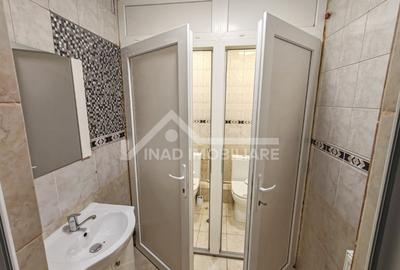 Casă de închiriat, Strada Republicii,  D+P+2E, curte proprie de 550 mp - 12