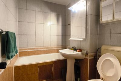 Apartament cu 3 camere, etaj intermediar - 6