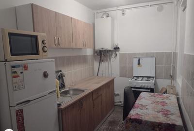 Garsonieră decomandată, mobilată în Dâmbovița