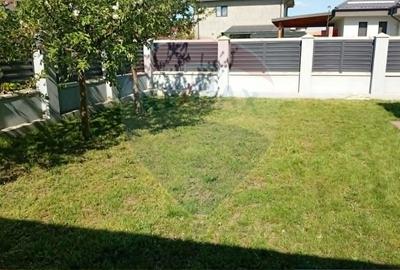 Casă / Vilă spațioasă cu curte mare de închiriat în Domnești - 15