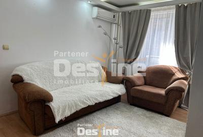 Apartament cu 3 camere semidecomandat, mobilat în Podu Roș
