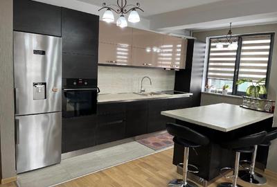 Apartament cu 3 camere decomandat, mobilat în Central