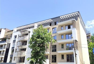 Apartament cu 3 camere decomandat în Băneasa