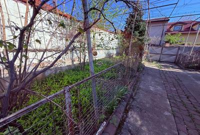Casă de vanzare cu curte | 4 camere | Zona Gorjului | Teren generos - 18
