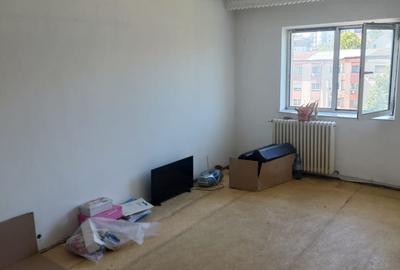 Apartament 2 camere Podu de Fier - 1