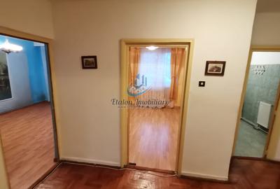 Apartament 3 camere, 2 bai, boxa, parter inalt, zona 1 Mai - 2