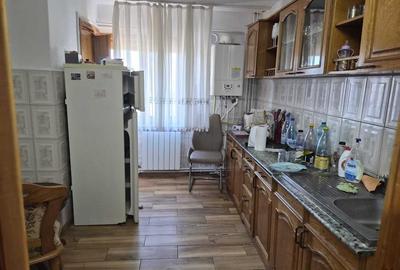Apartament 3 camere + garaj , zona Bucovina , etajul 2 , mobilat - 5