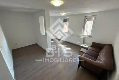 Apartament cu 3 camere decomandat în Industrială