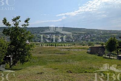 Teren intravilan 4600 mp cu front de 25 m pe strada Odobesti - 1