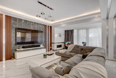 Apartament cu 3 camere semidecomandat, mobilat în Șoseaua Nordului