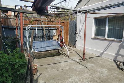 Km 4-5 - Casa renovata, situata in centrul cartierului - 16