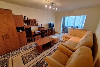 Apartament cu 3 camere decomandat, mobilat în Bucovina