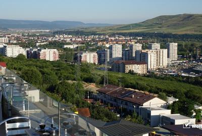 Apartament cu 3 camere semidecomandat, mobilat în Florești