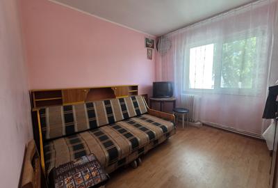 Apartament cu 3 camere semidecomandat în Zimbru