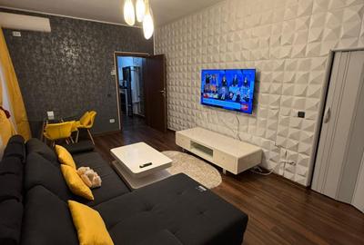 Apartament cu 2 camere decomandat, mobilat în Central