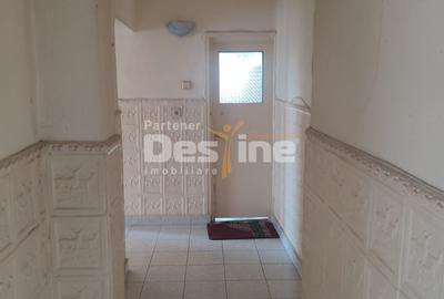 APARTAMENT CU 3 CAMERE IN ZONA MATERNA SITUAT LA ETAJUL 3 BLOC TURN - 16