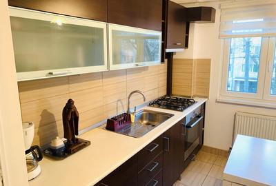 De inchiriat apartament 3 camere Zona Circumvalatiunii Favorit Gh Lazar - 1