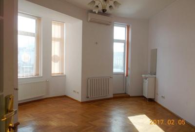 Cotroceni, Medicina, apartament interbelic, 4 camere, 1/3, stradal, luminos - 1